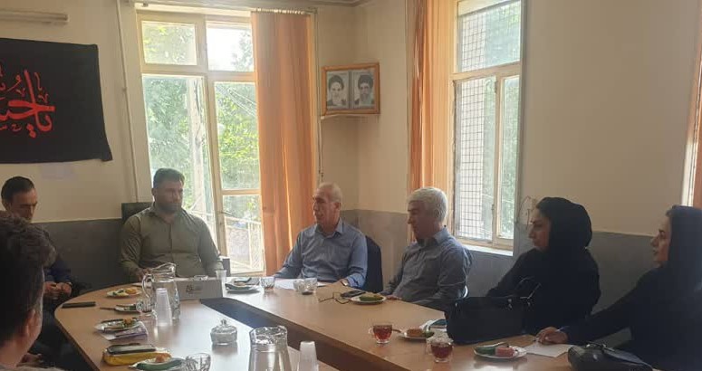 جلسه هم اندیشی با حضور ریس اداره کار و رفاه شهرستان قروه