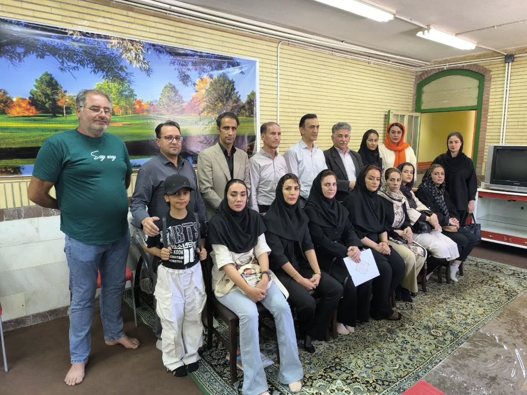 شرکت تیم بانوان قروه در لیگ برتر