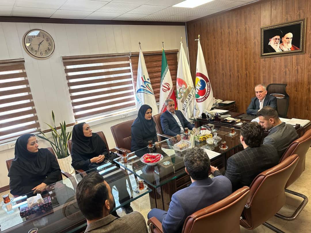 نشست کادر فنی پاراکاراته با مسئولان فدراسیون؛ مربیان احکام خود را دریافت کردند